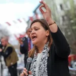 akpye-gecmesi-beklenen-burcu-koksal-chpden-akpye-gecen-celebiye-fesli-deli-kadirin-yol-arkadaslarinin-PJZ4bDbm.webp