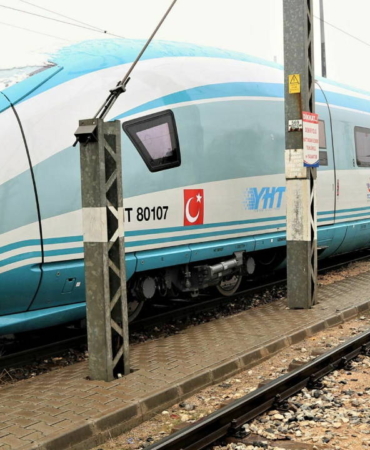ankaradaki-yuksek-hizli-tren-kazasi-davasi-ertelendi-IrpzUkzG.jpg