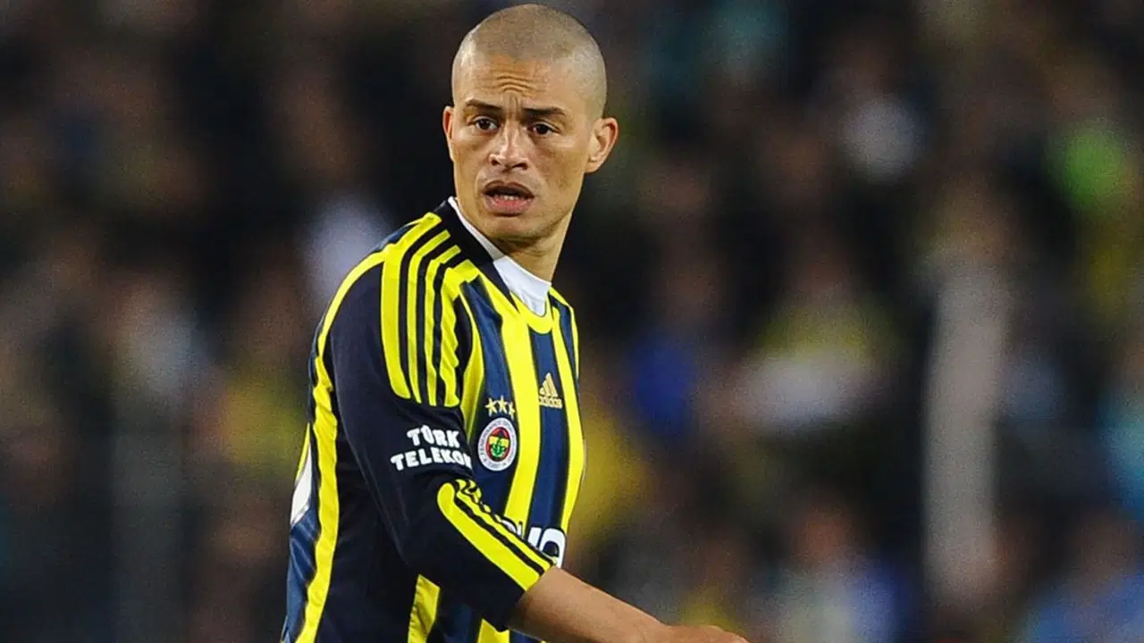 aziz-yildirim-paylasimina-yorum-yapmisti-alex-de-souzadan-fenerbahcedeki-baskanlik-secimi-icin-yeni-aciklama-AKUTlVRg.jpg