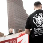 berlinde-madalyonun-oteki-yuzu-neonazi-gencler-MlhjzLYz.webp