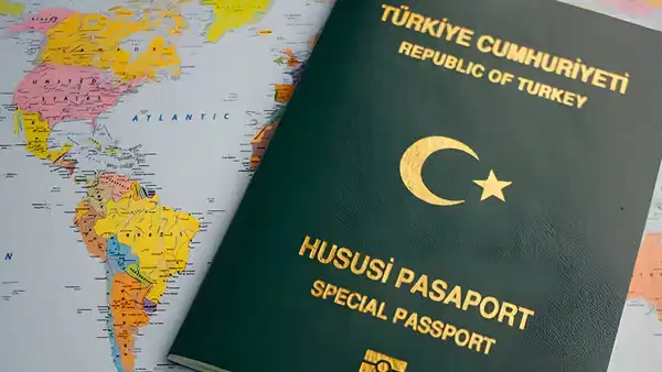 bir-meslek-grubuna-yesil-pasaport-hakki-gundemde-adU9wnVy.jpg
