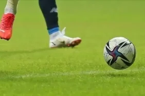 bir-yanda-sampiyonluk-yarisi-diger-yanda-kumede-kalma-savasi-LDk1vE6k.webp