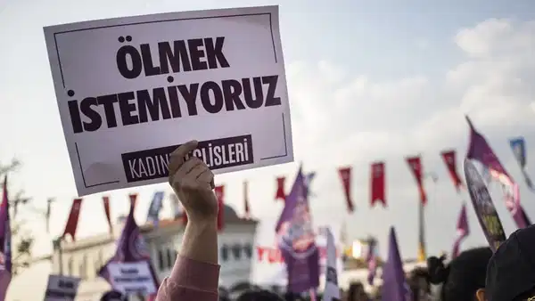 bosanma-asamasinda-oldugu-erkek-elektronik-kelepcesini-ikinci-kez-kirdi-ben-oldukten-sonra-ceza-almasinin-qJHe3Rpy.jpg