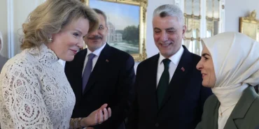 bruksel-siyasetinin-iki-tanidik-ismi-istanbulda-bulustu-kralice-mathildee-bakan-goktas-eslik-etti-xmzE33sK.webp