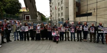 cumartesi-anneleri-1102-haftada-husamettin-yaman-ve-soner-gul-icin-adalet-cagrisi-nNIMjORP.webp