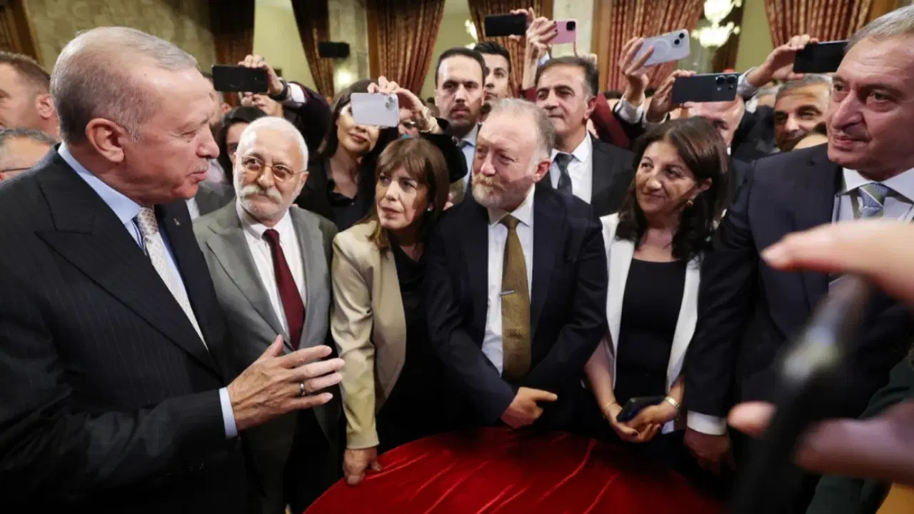 dem-partili-oluc-surecin-ritim-yakalamasi-acisindan-umuyoruz-adimlar-atilacak-ghQxEhGY.jpg