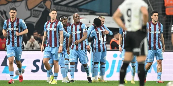 dev-macta-gulen-taraf-trabzonspor-deplasmanda-besiktasi-maglup-etti-pguVOacv.webp