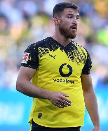 dortmundda-salih-ozcan-yolcu-tTuYY9Yf.jpg