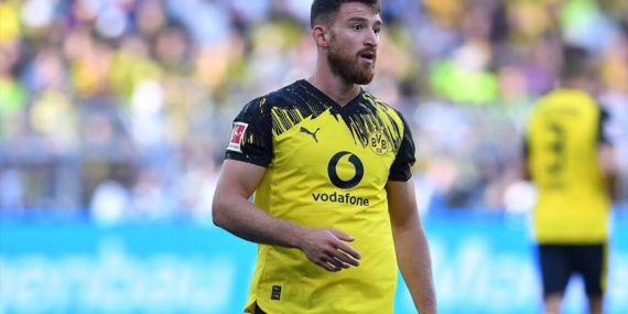 dortmundda-salih-ozcan-yolcu-tTuYY9Yf.jpg