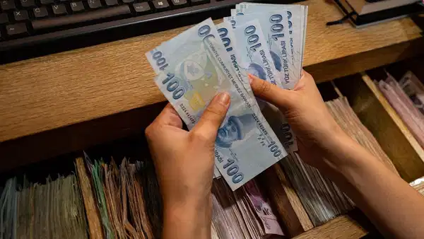 emekli-maasini-tasiyana-30-bin-tlye-varan-odeme-iste-en-yuksek-promosyon-veren-bankalar-cy2xQjS6.jpg