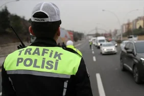 emniyet-saat-vererek-uyardi-istanbulda-bazi-yollar-trafige-kapatilacak-p3YTRfXV.webp