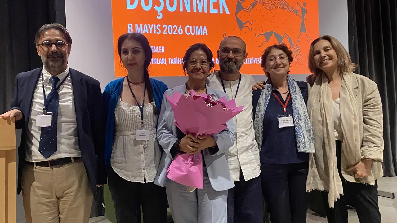 fatmagul-berktay-armagan-kitabi-sempozyumla-tanitildi-QmuKjtA1.jpg