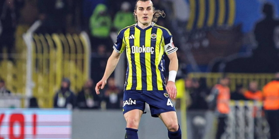 fenerbahcede-sakatlik-kafa-travmasi-gecirdi-4QPNXBjf.jpg