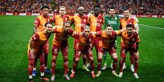 galatasarayda-4-futbolcu-bir-ilki-yasadi-mE6vyt5b.jpg