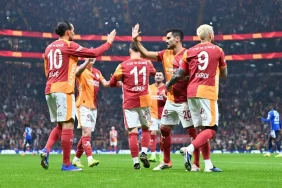 galatasarayda-4-futbolcu-ilk-kez-sampiyonluk-sevinci-yasadi-jNeYBsxF.webp