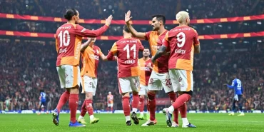 galatasarayda-4-futbolcu-ilk-kez-sampiyonluk-sevinci-yasadi-jNeYBsxF.webp