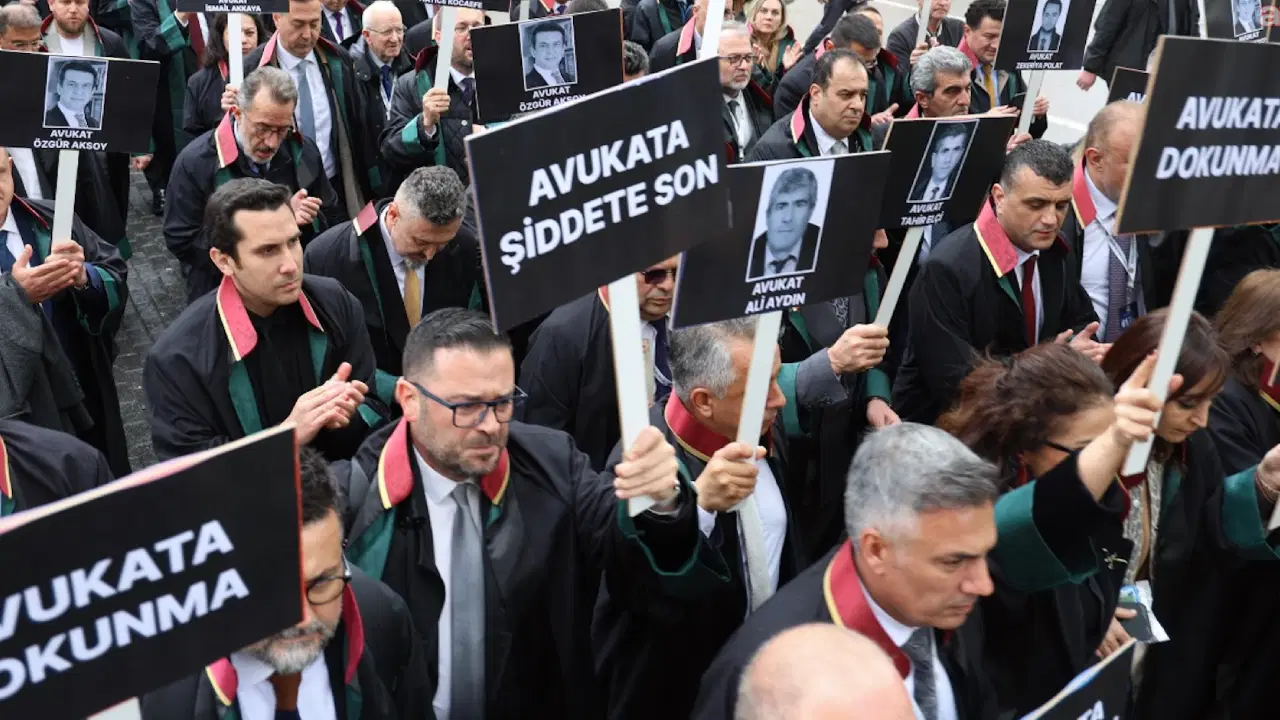 haciz-sirasinda-avukatin-parmagini-kirdigi-iddiasiyla-yargilanan-is-insanina-beraat-w7etkuPG.jpg