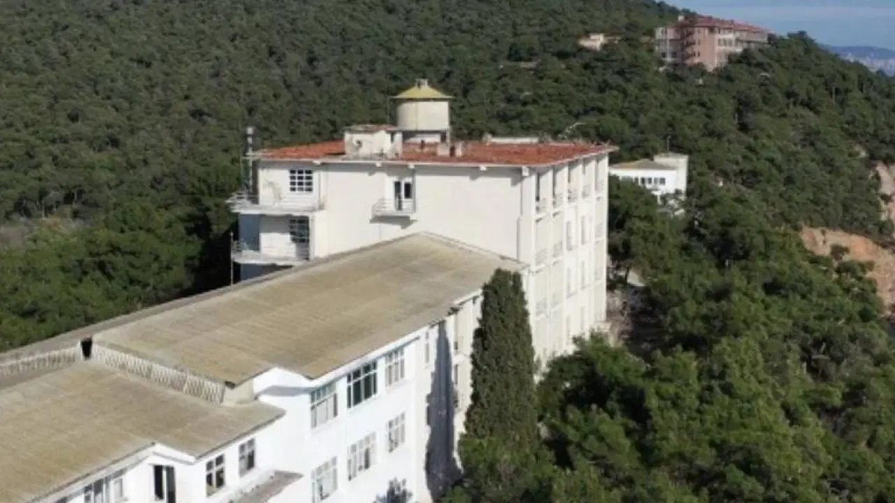 heybeliada-sanatoryumunun-diyanete-tahsisi-yeniden-gundemde-devir-sureci-basladi-pNNQplfl.jpg