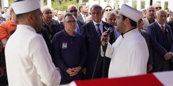 ibbye-yeni-operasyonda-bugun-hakkinda-gozalti-karari-cikmisti-yasin-cagatay-seckin-babasini-son-yolculuguna-MNHq6ZXw.jpg