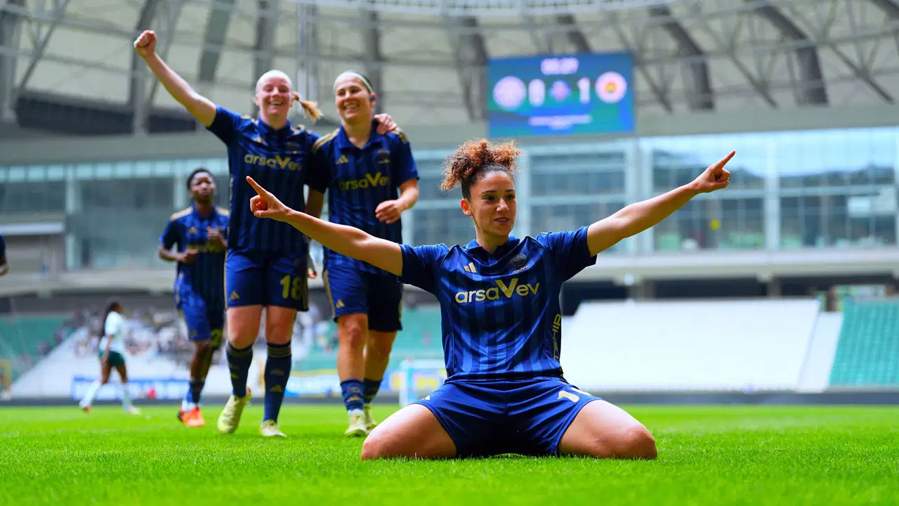 ilk-kez-mutlu-sona-ulasti-kadin-futbol-super-liginde-sampiyon-fenerbahce-yZsganqj.jpg