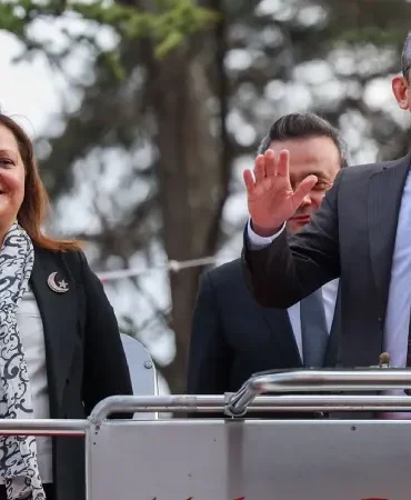 ismail-saymaz-burcu-koksalla-birlikte-6-meclis-uyesi-de-istifa-edebilir-DAKHWeVZ.webp