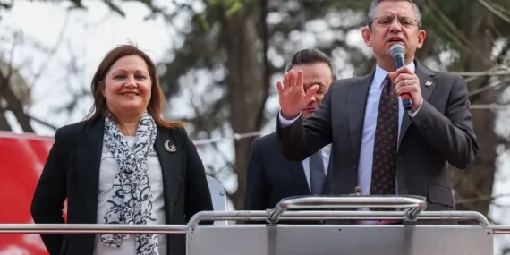 ismail-saymaz-burcu-koksalla-birlikte-6-meclis-uyesi-de-istifa-edebilir-DAKHWeVZ.webp
