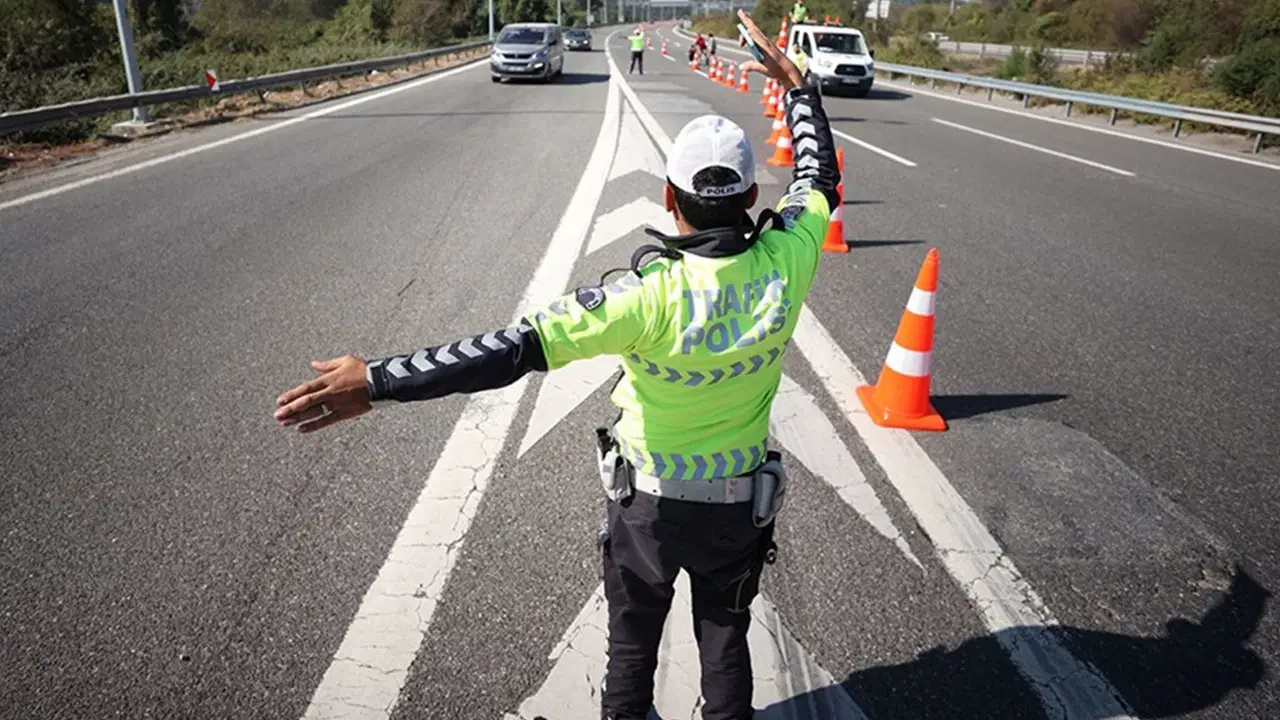 istanbulda-3-ilcede-bazi-yollar-trafige-kapatilacak-WT4HPJn2.jpg