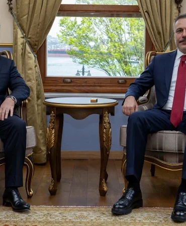 istanbulda-kritik-temas-disisleri-bakani-fidan-ikby-basbakani-barzani-ile-bir-araya-geldi-wCOdM6kv.webp