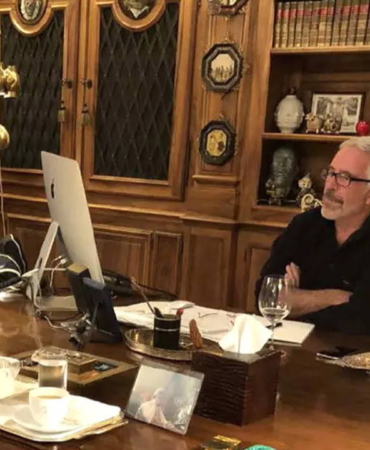 jeffrey-epsteinin-ofisindeki-tablo-satisa-cikarildi-z3zLJVJf.jpg
