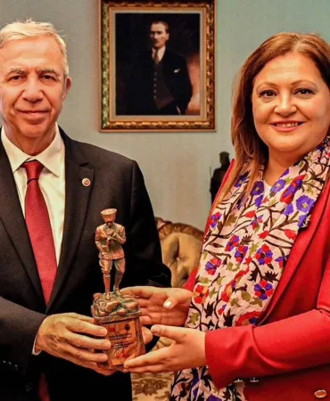mansur-yavastan-burcu-koksal-tepkisi-parti-degistirmesini-uygun-gormuyorum-Y411ZgDV.webp