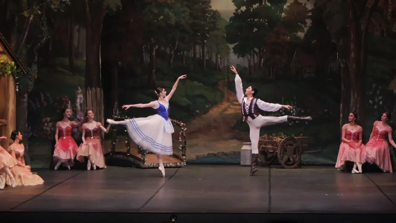 mersin-kultur-yolu-festivalinde-giselle-balesi-sahnelendi-yEaRZ2du.jpg