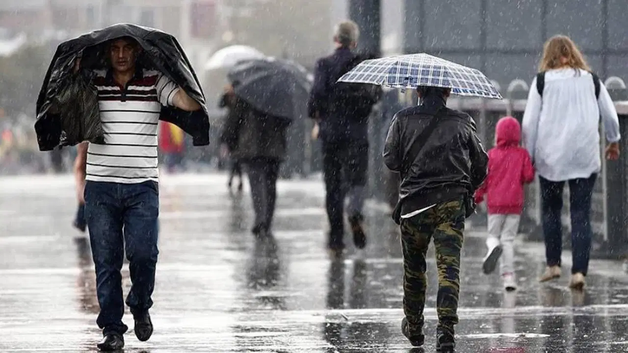 meteoroloji-yarini-isaret-etti-istanbul-dahil-10-il-icin-gok-gurultulu-saganak-alarmi-UuxBiXE3.jpg