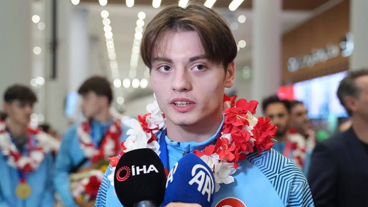 milli-tekvandocu-berkay-erer-avrupa-sampiyonu-em275s5h.jpg