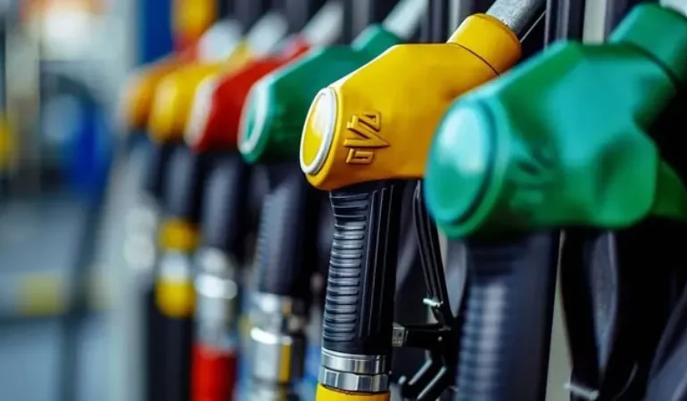 motorine-indirim-pompaya-yansidi-iste-guncel-akaryakit-fiyatlari-9fCeFEZr.webp