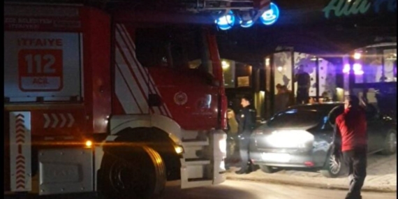 mutfaktaki-ocak-alev-aldi-apart-bina-tahliye-edildi-Epmih78Z.jpg