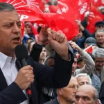 ozgur-ozel-erdogana-seslendi-o-bankadaki-kasayi-actir-akin-gurlekin-senin-sesini-kaydettigi-hafiza-6j6R2M9S.webp