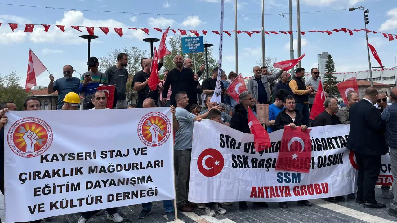 staj-ve-ciraklik-sigortasi-magdurlarindan-buyuk-bulusma-sadece-hakkimizi-istiyoruz-Q8K4gSmJ.jpg