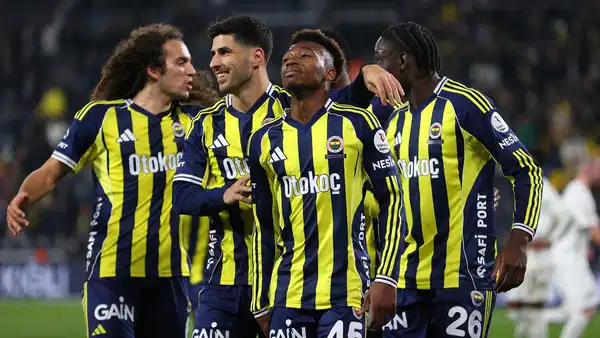 uc-isim-listede-yer-almadi-fenerbahcenin-konyaspor-maci-kamp-kadrosu-belli-oldu-h5U1RQKc.jpg