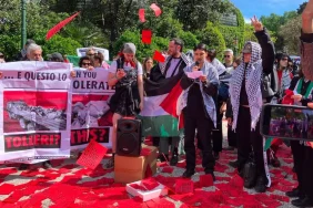 vendik-bienali-gazze-soykirimini-protesto-greviyle-basladi-soykirim-normallestirilemez-israil-bienalden-cikarilsin-YXl8kwF2.webp