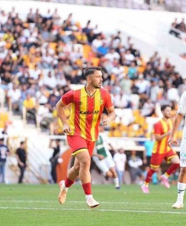yeni-malatyaspor-tarihe-gecti-ligi-52-puanla-tamamladi-111-gol-yedi-8-gol-atabildi-uX6kPbg4.jpg